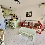 T2 Climatise Proche Avec Terrasse Et Garage - Fr-1-816-14 Apartment *