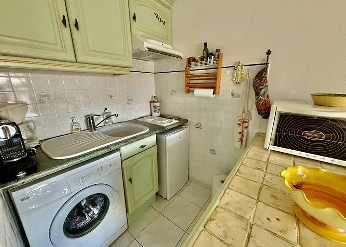 T2 Climatisé Proche Avec Terrasse Et Garage - Fr-1-816-14 Appartement *