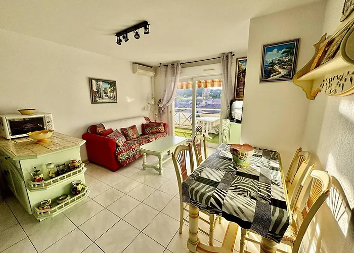 Appartement T2 Climatisé Proche Avec Terrasse Et Garage - Fr-1-816-14 *